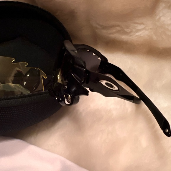 Authentic Oakley sunglasses with two different lenses - Picture 4 of 7